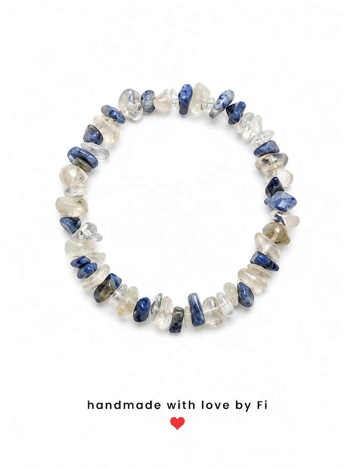 Sodalite and clear quartz crystal chip bracelet handmade by Fi